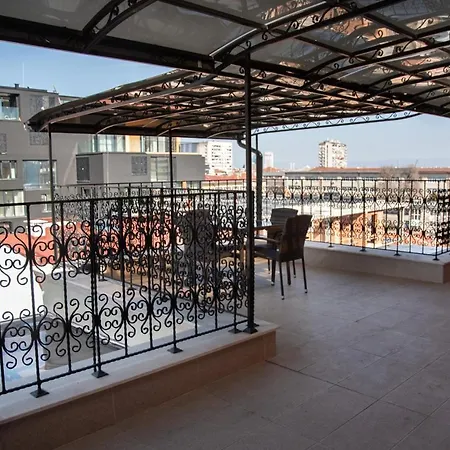 The Penthouse ~ Amazing Terraces Mountain View ~ Sofia